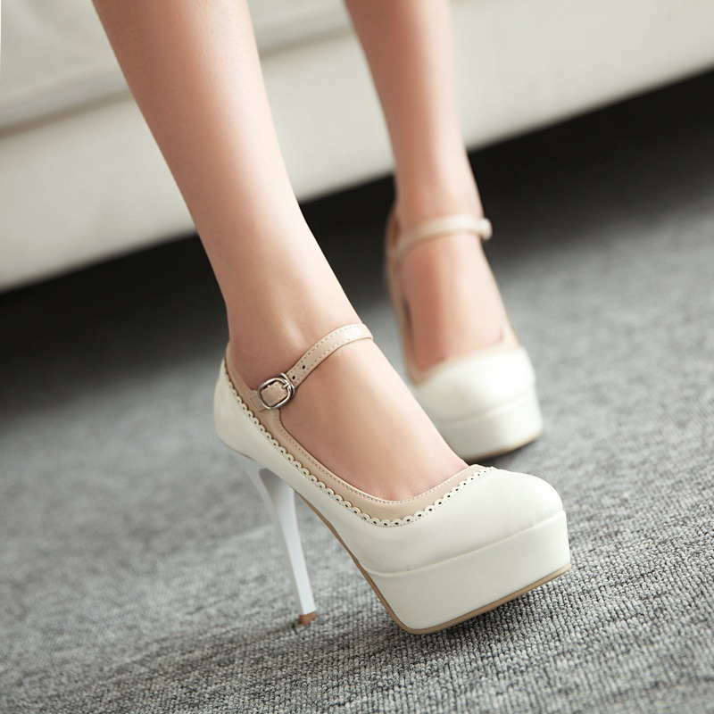 <em>精品女鞋</em> 2014年春秋新款细跟性感漆皮单鞋批