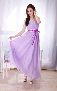 紫色婚礼伴娘服