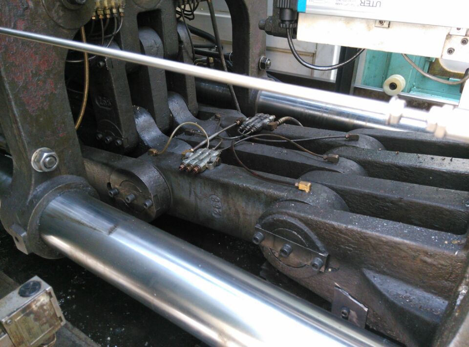 【二手震雄注塑机】