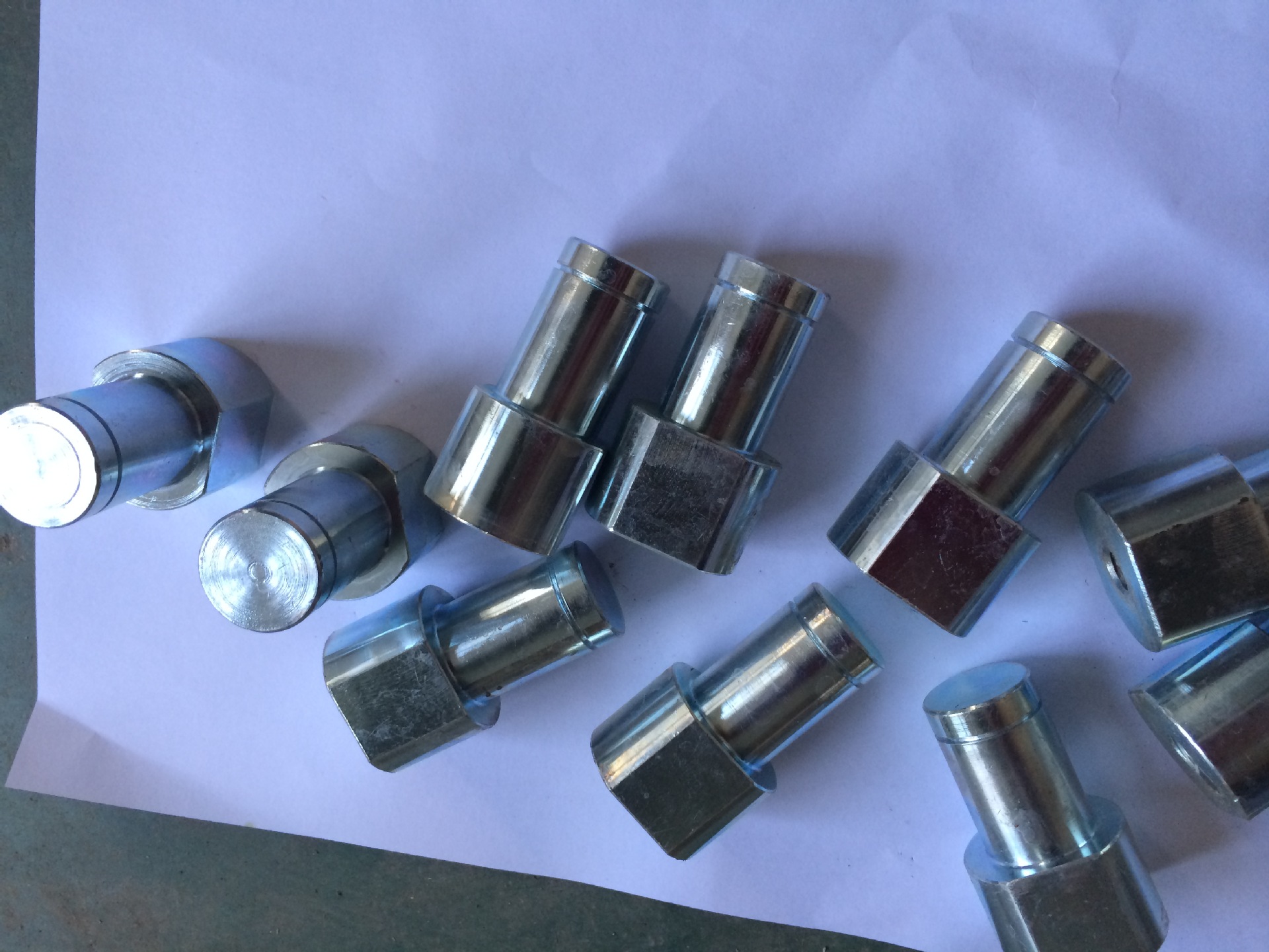 各种非标件加工、CNC加工中心专业铝翻砂件加工、车铣加工