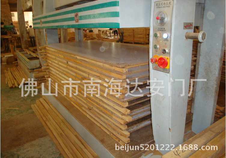 图20140218078