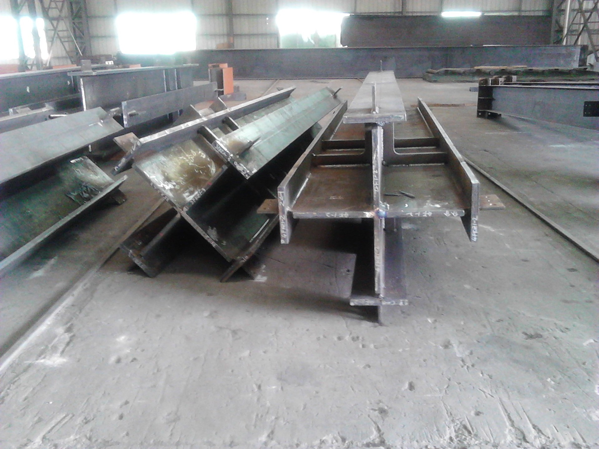 坦桑尼亚钢结构仓库-钢结构车间-钢结构厂房-钢柱-钢梁-变截