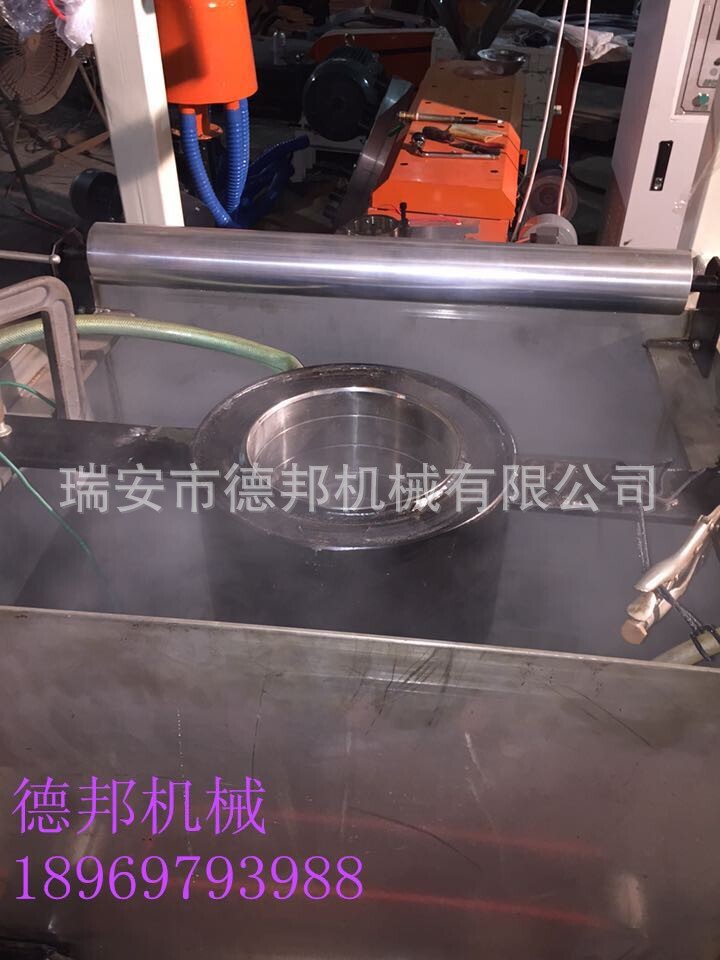 PVC吹膜机水箱与水环