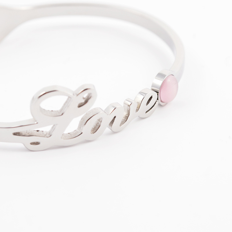 【简约<em>精致</em>浪漫LOVE<em>英文</em>字母手镯 <em>女士</em>钛钢镶