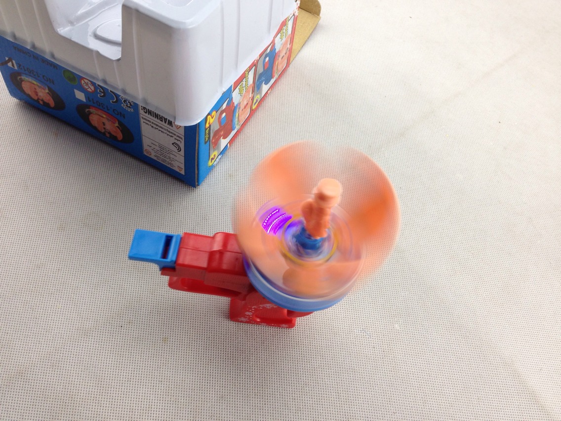 【厂家直销 蓝色音乐灯光 带口哨自动旋转莲花