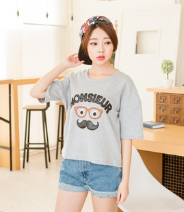 批发采购女式T恤-韩版可爱赫本风眼镜胡子先生