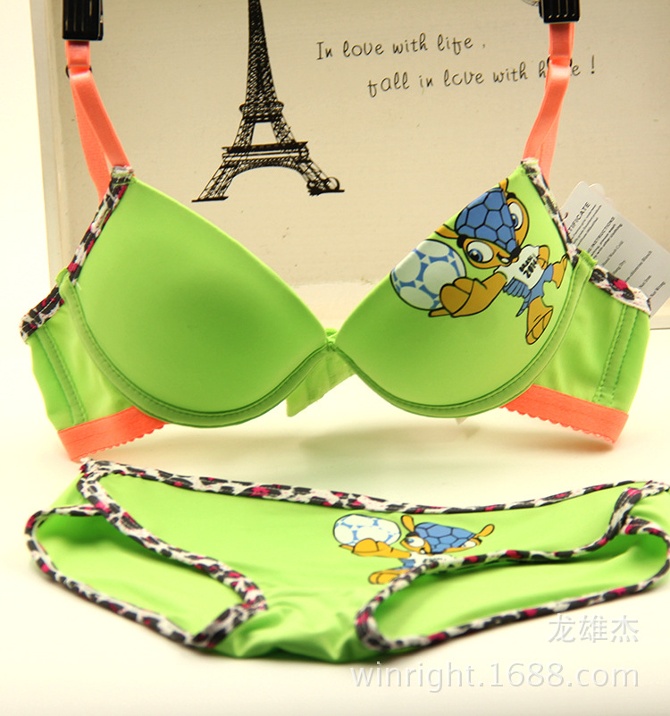 <em>文胸</em>-简约少女内衣聚拢光面时尚卡通<em>文胸套装</em>