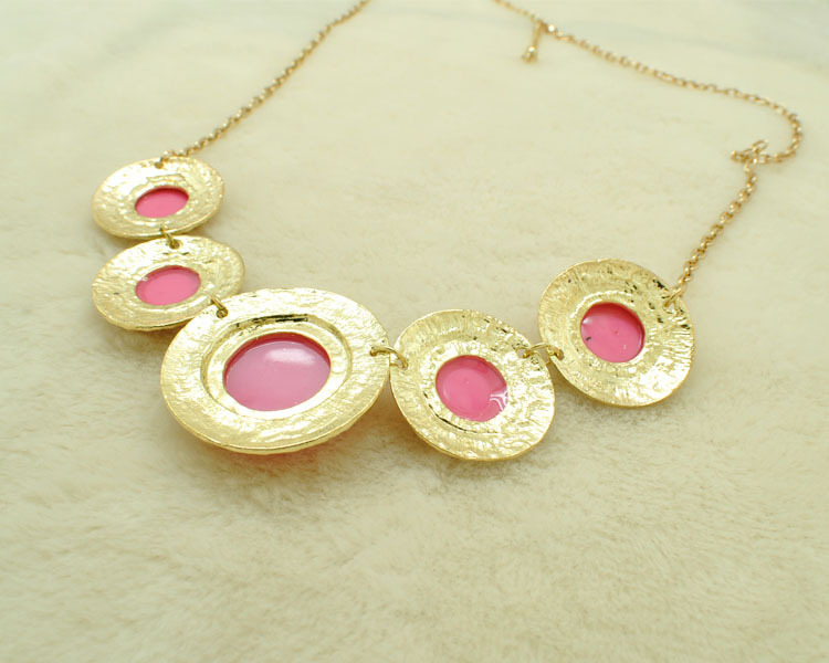 批发采购<em>毛衣链</em>-夸张欧美风项链<em>橘红色</em>合金树