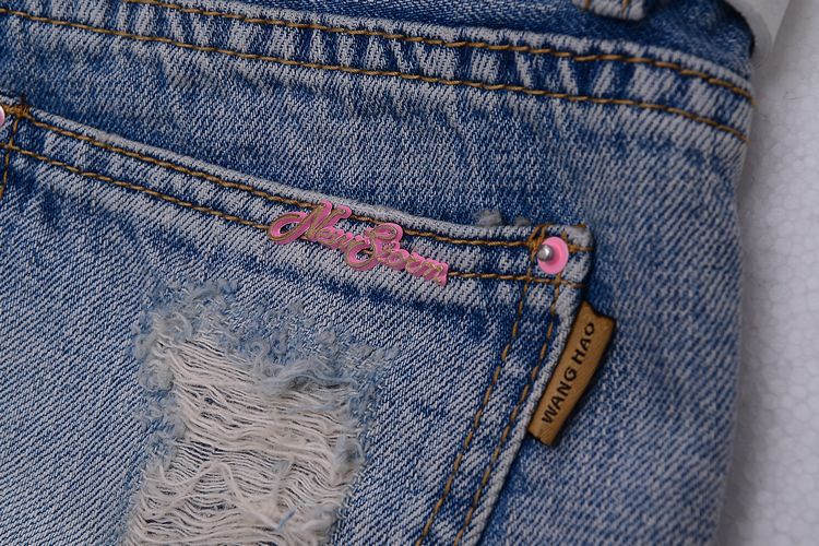 【<em>批发</em>爆款<em>女士牛仔短裤</em>手缝割烂磨破脚口须边