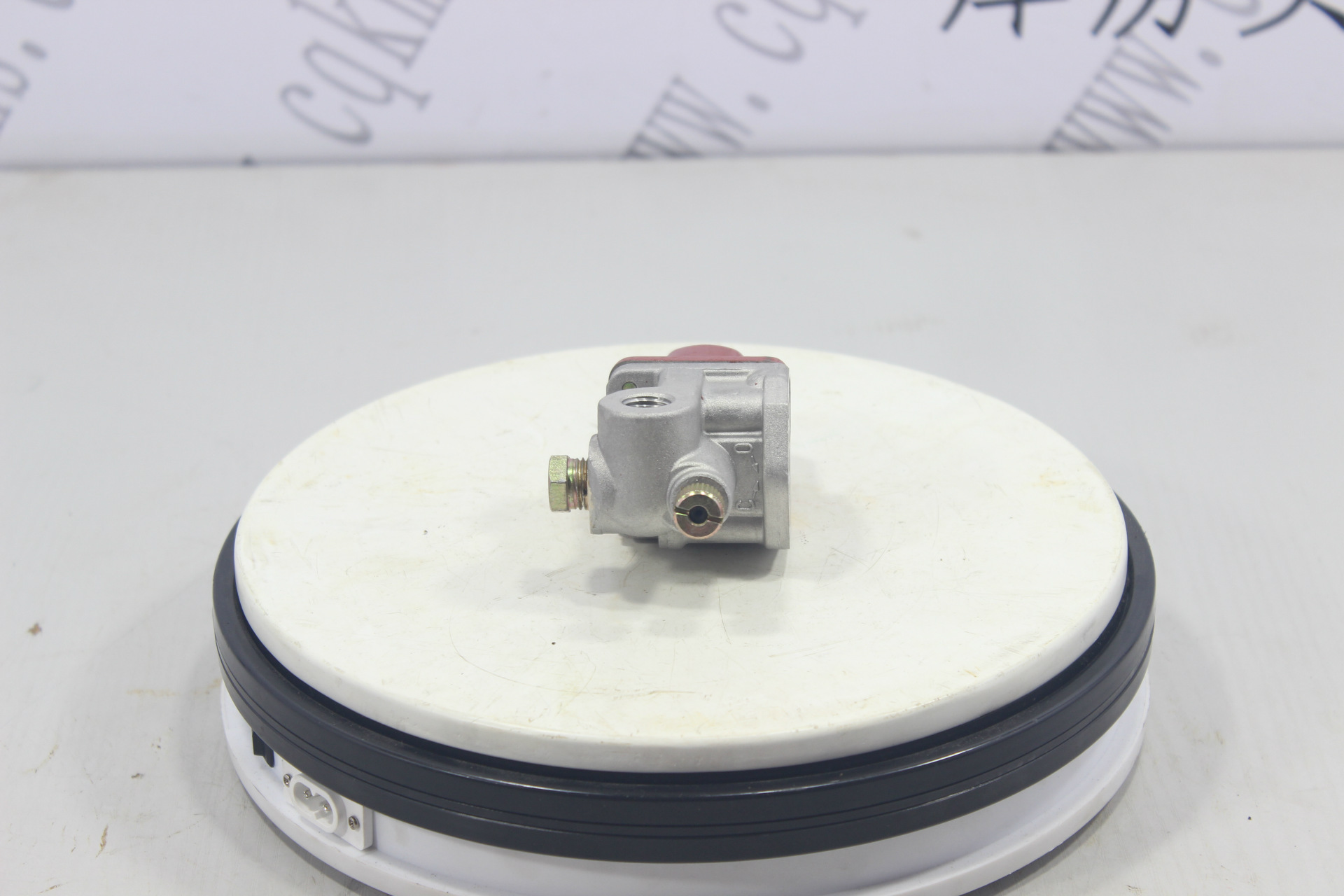 kms01337-3053456-节流阀轴总成---参考规格长11*宽4.5CM-参考重量550-550图片1