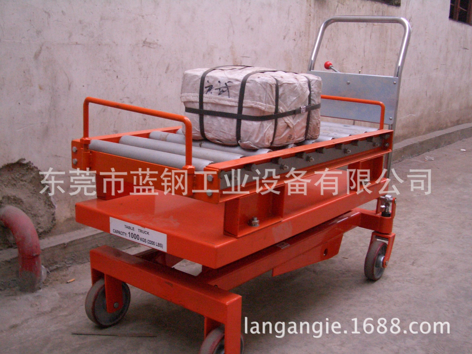 定制液压升降台车,升降工作台,空调生产线专用升降台车.