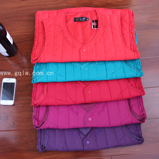 女士羽绒<em>马甲</em>背心女<em>收</em>腰羽绒<em>马夹</em>保暖中老年宽