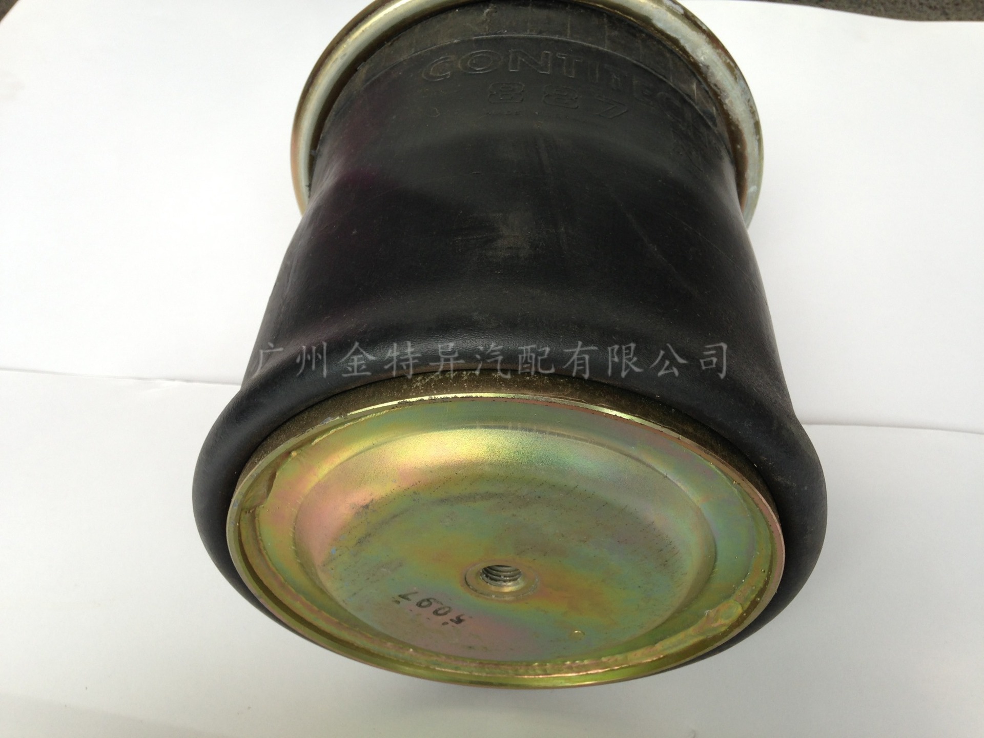887下面