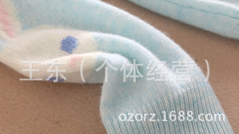 新明星冬款 清新可爱卡通兔子 插肩长袖纯羊绒针织