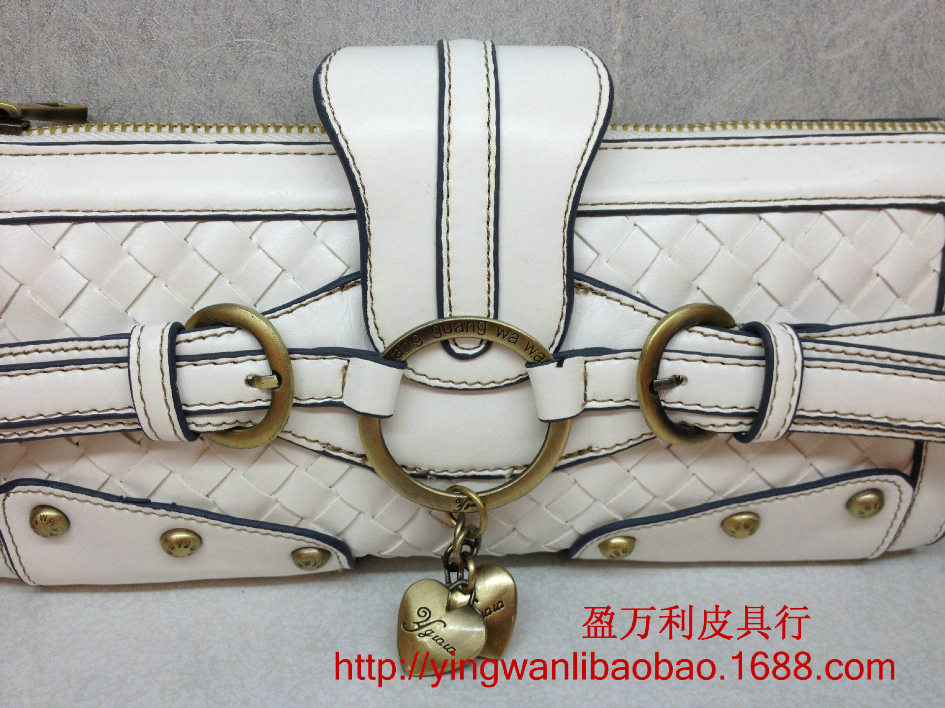 柳釘單肩斜跨包02