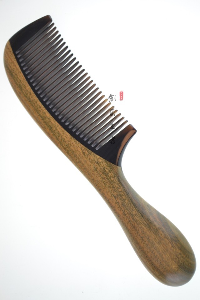 【绿檀木梳牛角保健梳子红木雕家具摆件天然按