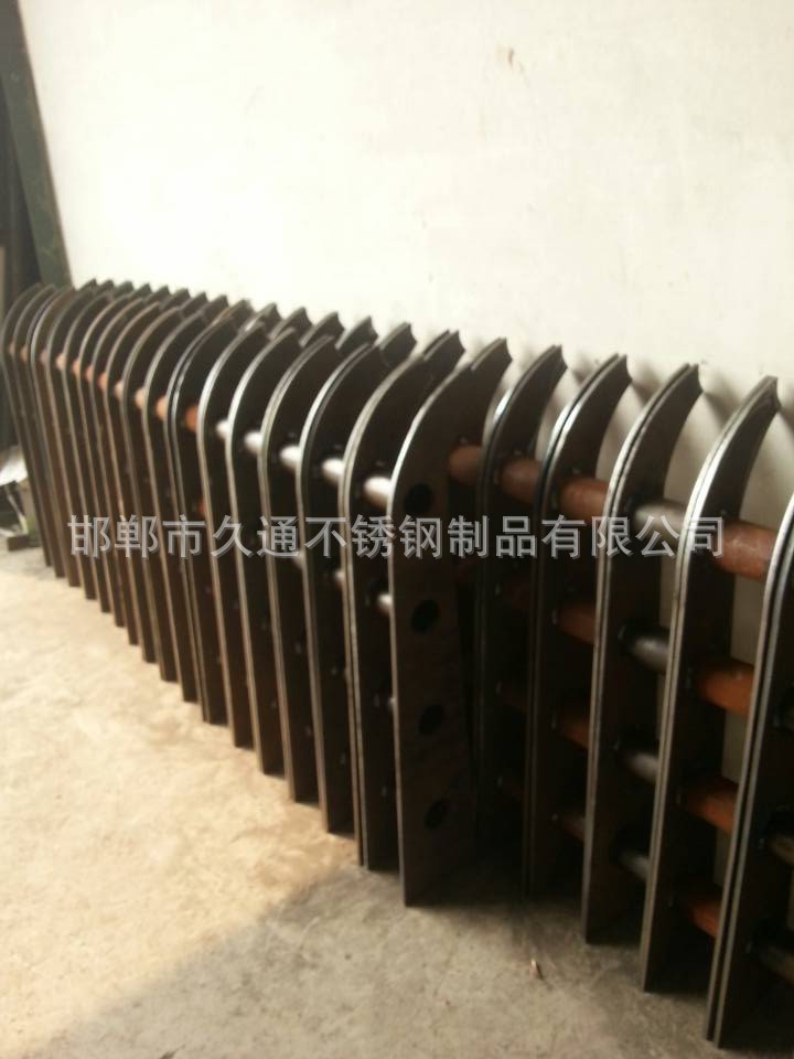 热销供应 铸钢高速护栏立柱 可按客户要求定制图片_6