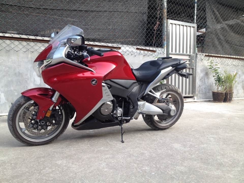 2011年本田vfr 1200cc 专业生产供应进口二手摩托车