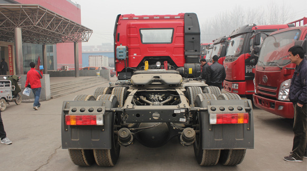 牵引车-北京总代理一汽解放J6卡车 国四 360马