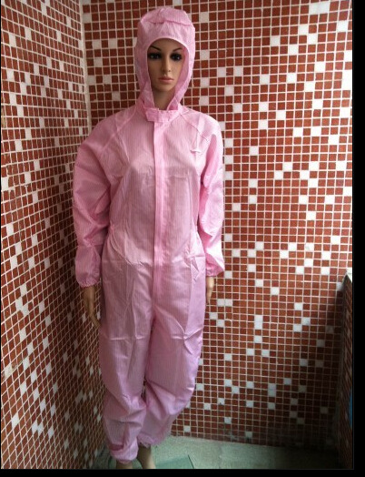 粉红色连帽连体服