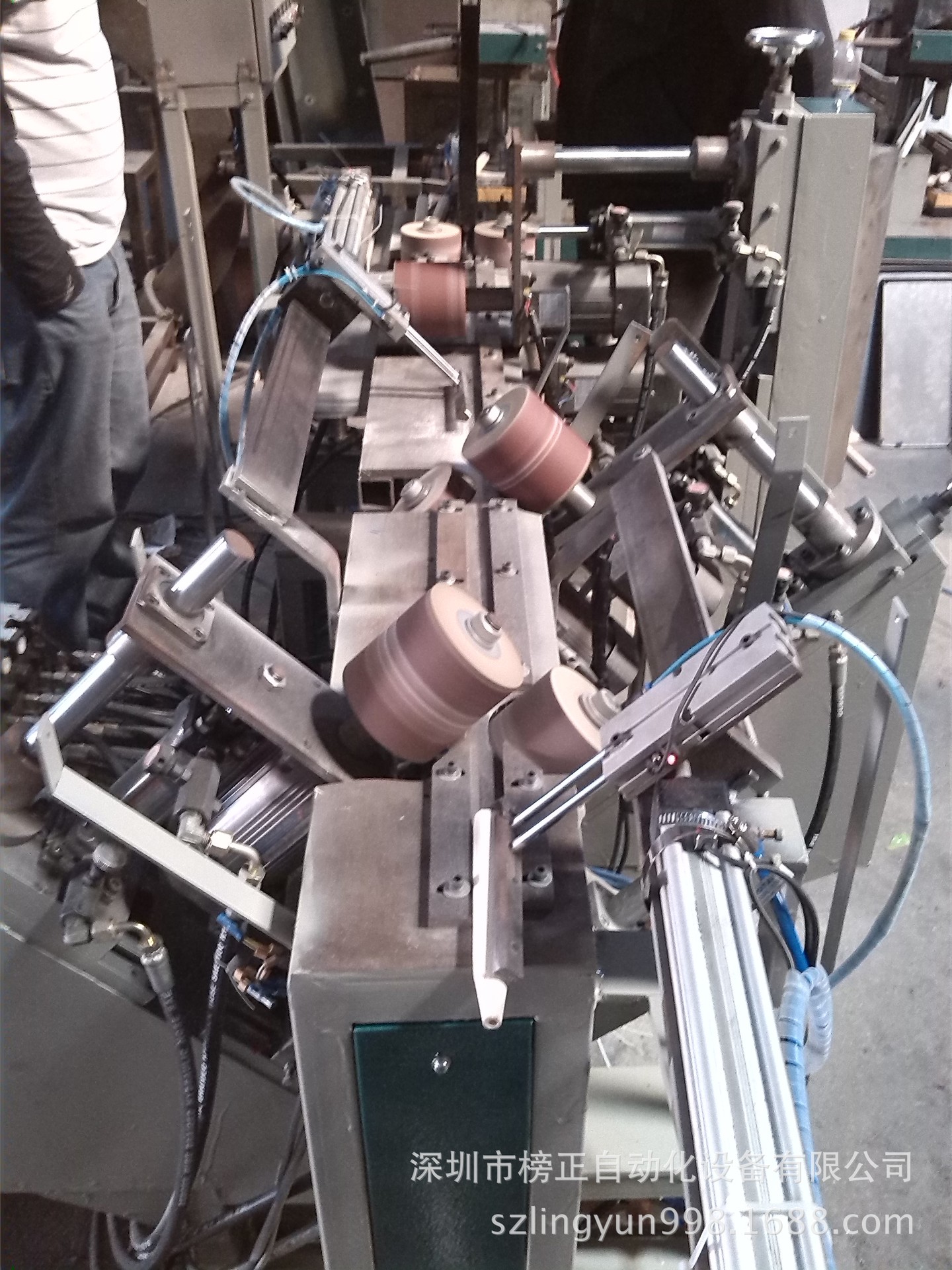 全自动羽毛球木柄磨光机