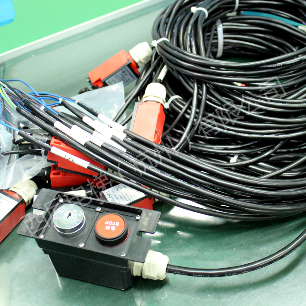 电梯及配件-西尼电梯|自动扶梯钥匙开关盒|自动