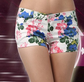 2014春夏爆款热裤<em>碎花</em>短裤 弹力印花<em>牛仔短裤</em>