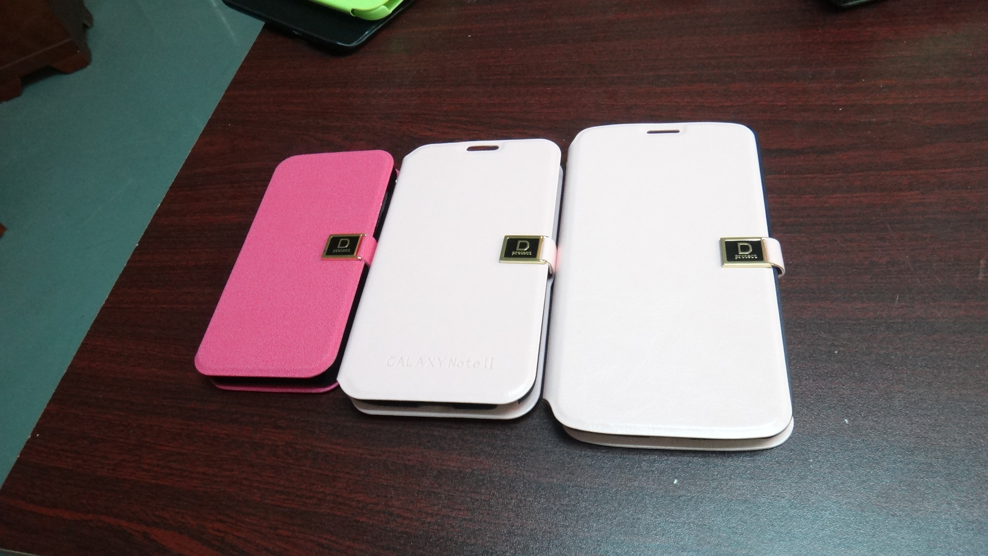 手机保护套-厂家批发:各种型号手机皮套 塑料壳