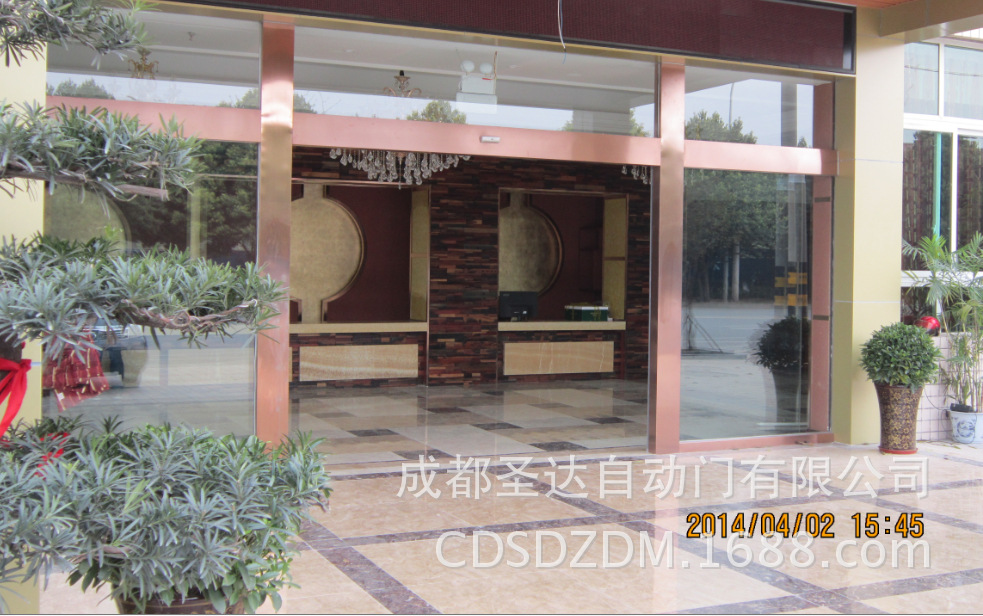 青白江酒店感应门1