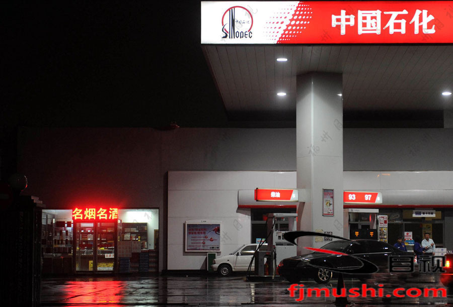 灯箱布-专业制作3M中国石油\/中国石化加油站门