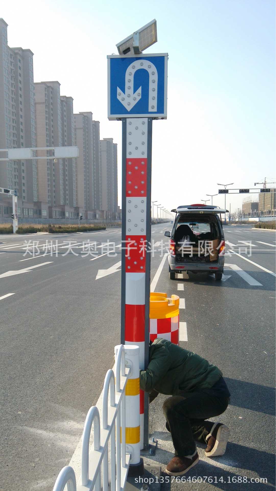 太阳能警示柱 护栏警示灯 掉头标志牌 led护栏灯图片_9