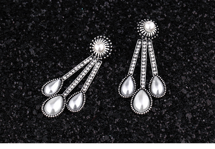 Japanese and Korean fashion retro diamond earrings Occidentanfashion earrings pearl earring ( Ancient Gold / White ) NHKM1455