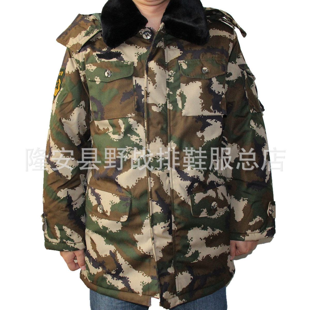 07-11武警迷彩大衣