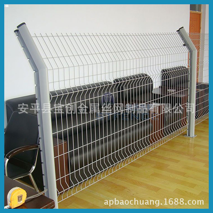 桂林小区隔离栅 公路护栏网规格 铁路护栏网价格 体育场护栏厂