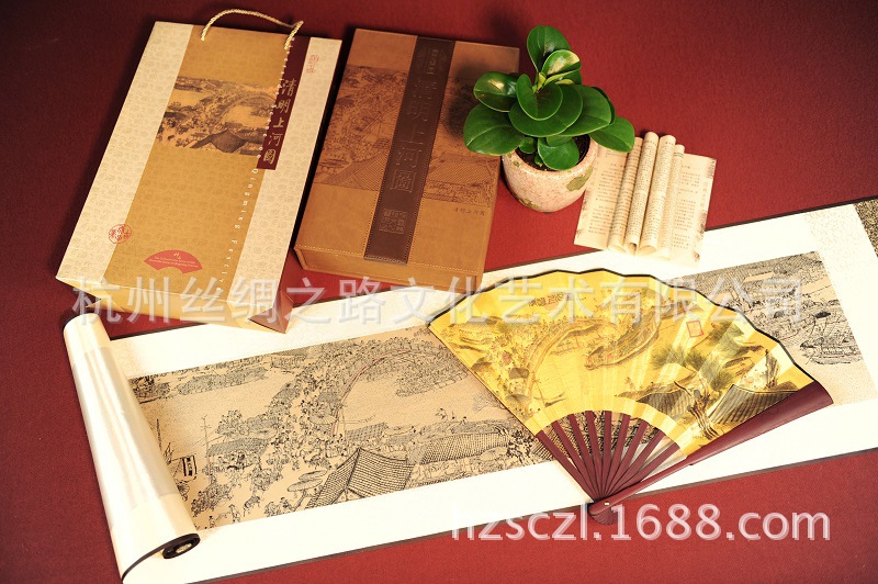 豪华皮盒装(扇套) (3)。