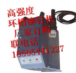 303437
