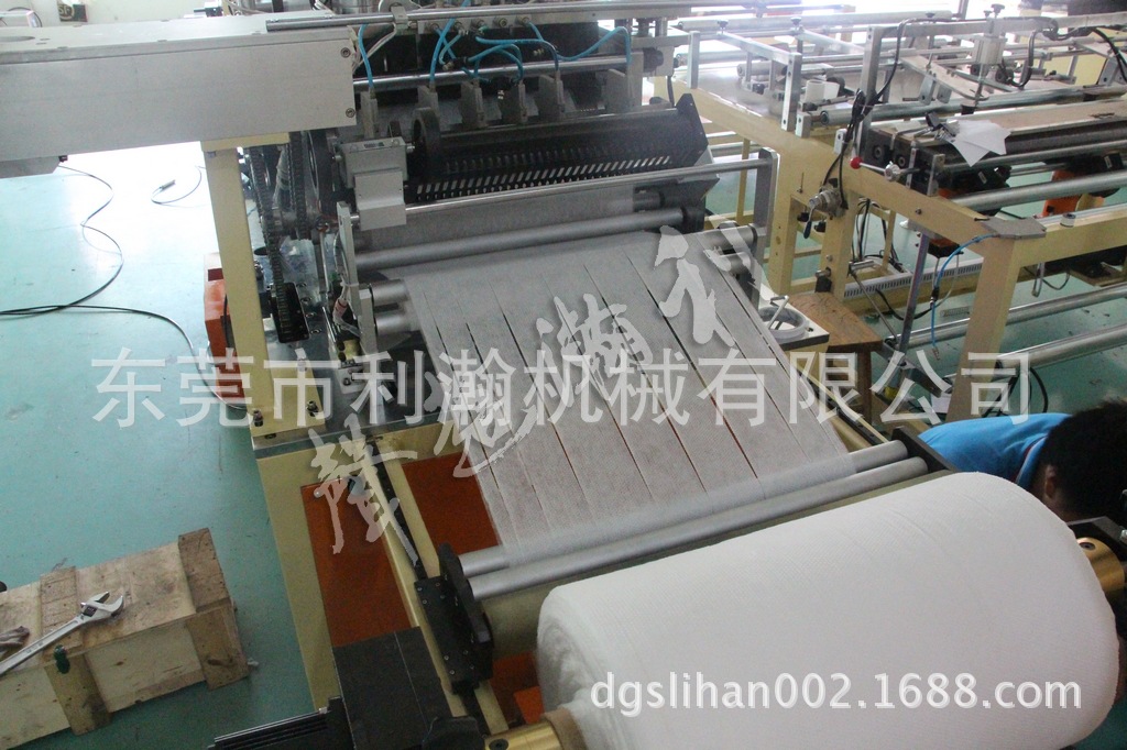 弹性腰围复合分条机