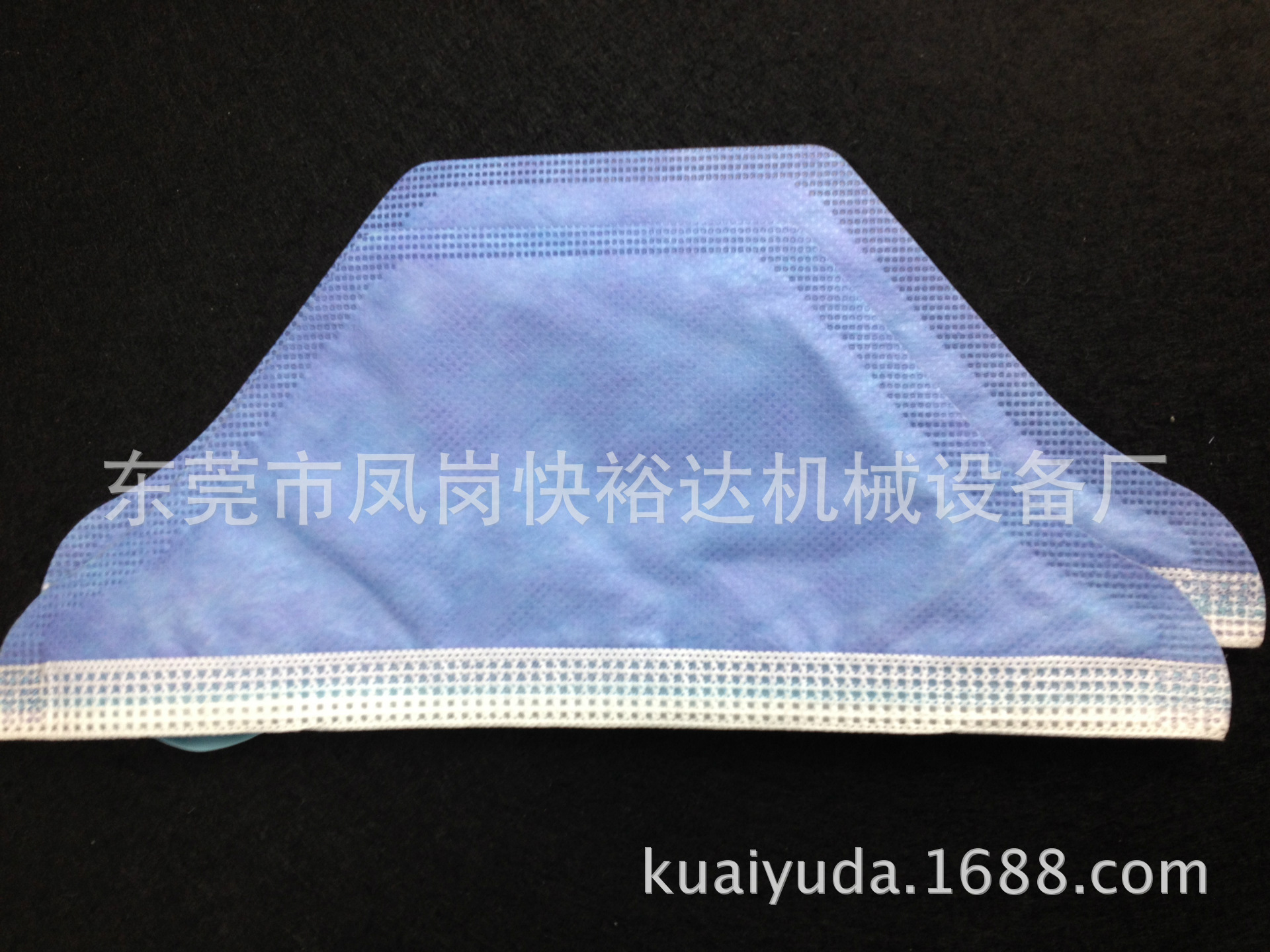 鸭嘴型口罩机 超声波熔合 一次性无纺布口罩设备生产基地