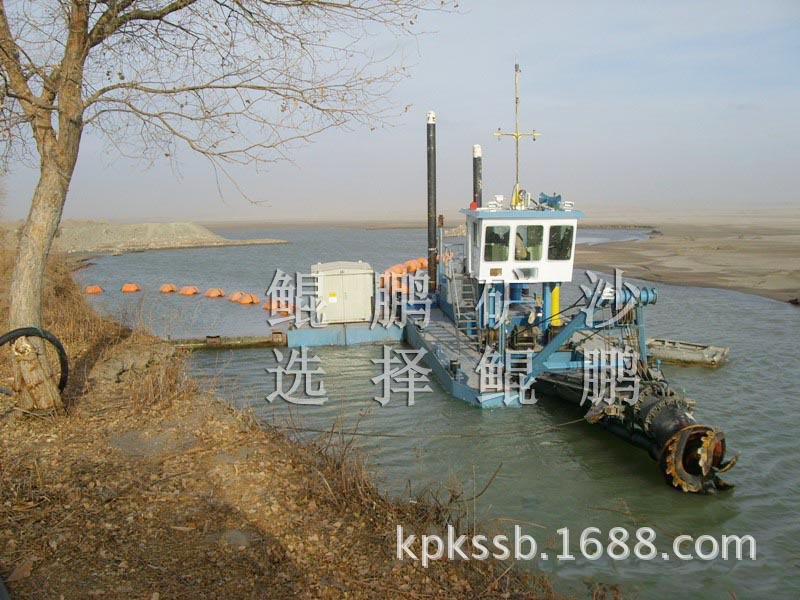 液压绞吸式挖泥船2