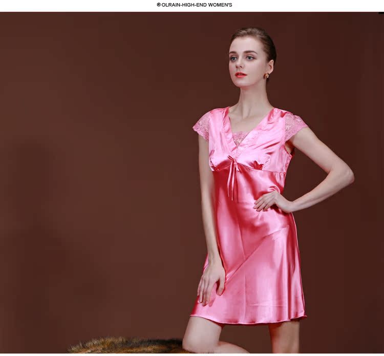 模特展示西瓜红_03