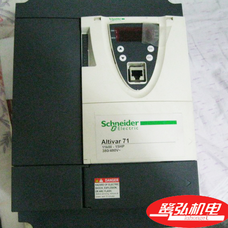 供应原装施耐德变频器atv71hd11n4z 带简易面板 11kw/380v