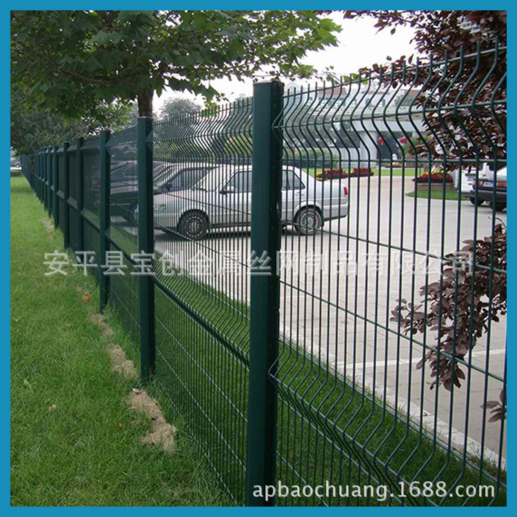 桂林小区隔离栅 公路护栏网规格 铁路护栏网价格 体育场护栏厂