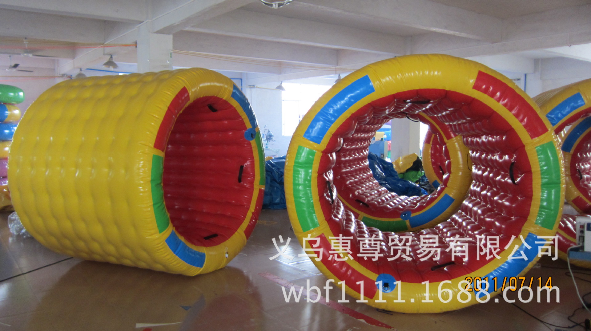 充气水上滚筒 (19)