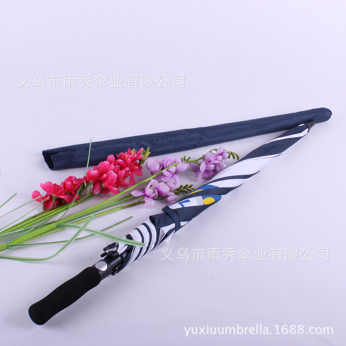 雨秀 蓝白两色相间涤纶布EVA手柄广告伞