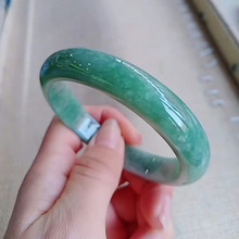 淺豆綠色翡翠手鐲冰糯種緬甸玉手鐲油青女款玉鐲子飄綠廠家直發