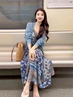 今年流行漂亮套裝長裙女小個子高級時尚藍色針織衫茶歇法式連衣裙