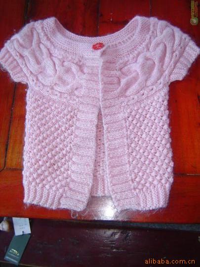 粉色流行儿童短袖衫 手工横<em>织宝宝毛衣</em> 图片