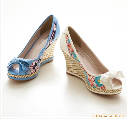 批发达芙妮品牌鱼嘴女鞋坡跟女凉鞋休闲舒女单