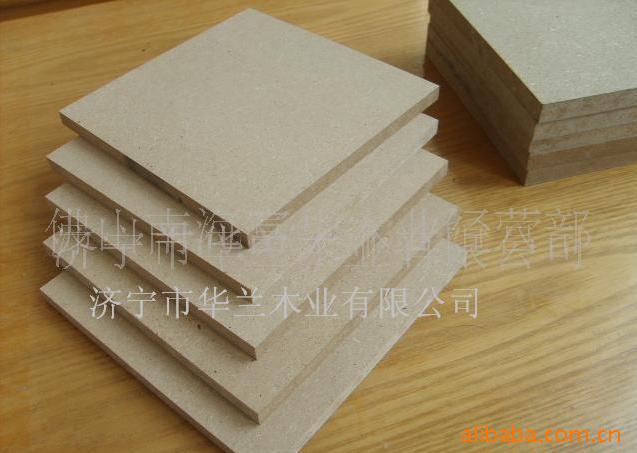 本公司主营中高档进口E1中纤板,欢迎来电咨询