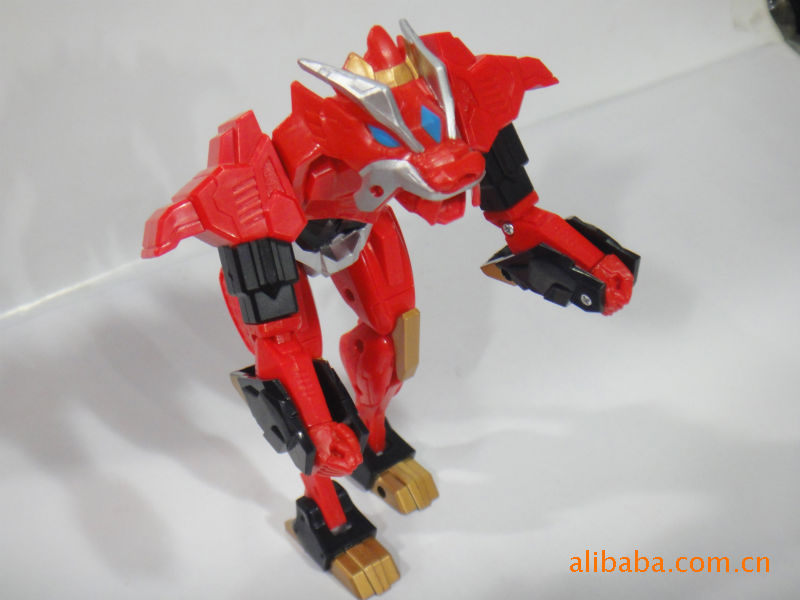 奥迪双钻超兽武装幻麟兽爆发的火能量和烈焰中的钢爪